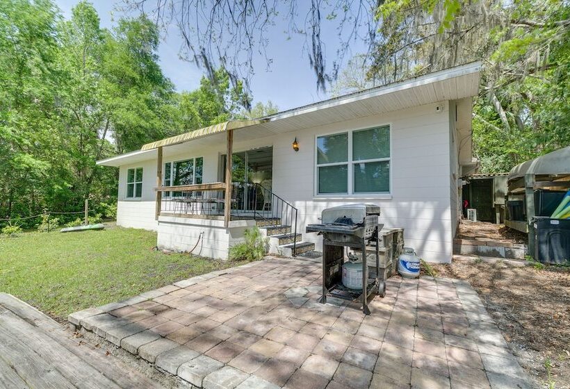 Dock & Kayaks: Riverfront Dunnellon Home!