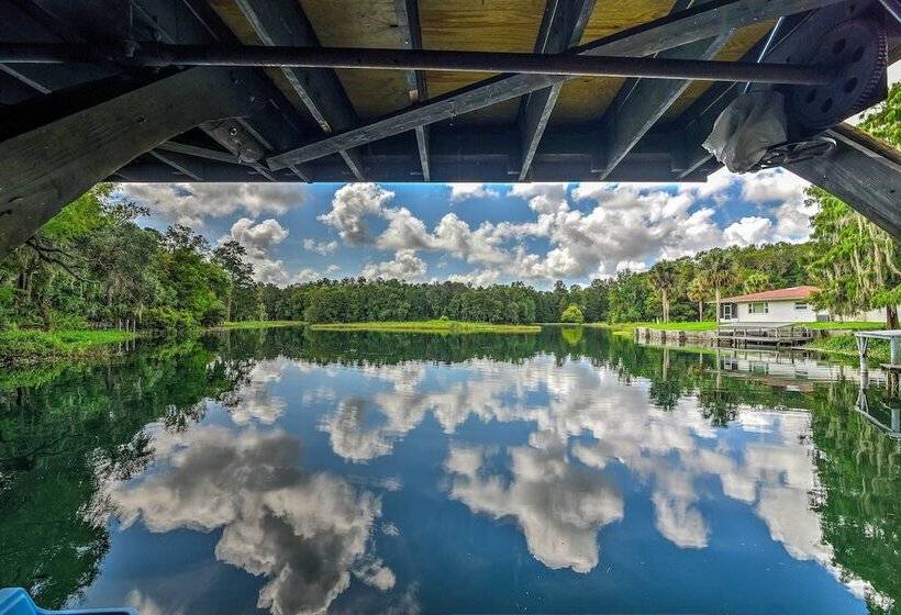 Dock & Kayaks: Riverfront Dunnellon Home!