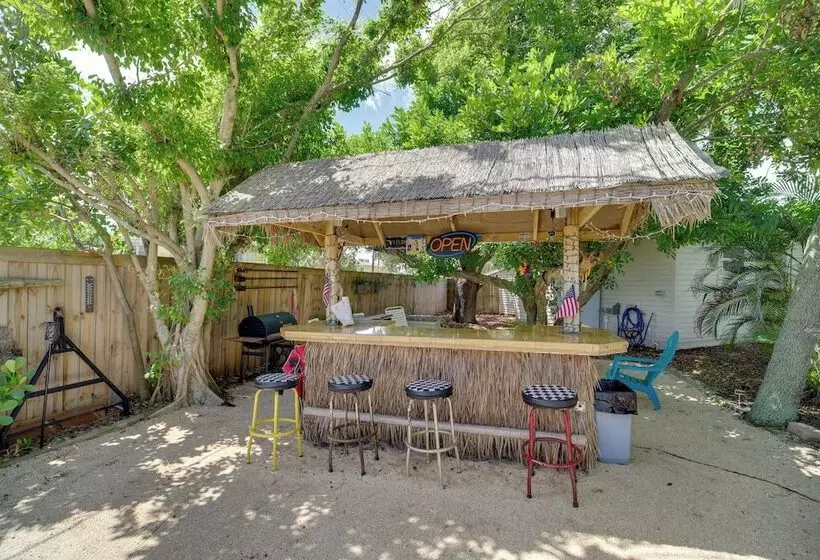 Satellite Beach  Sunshine House  W/ Hot Tub!