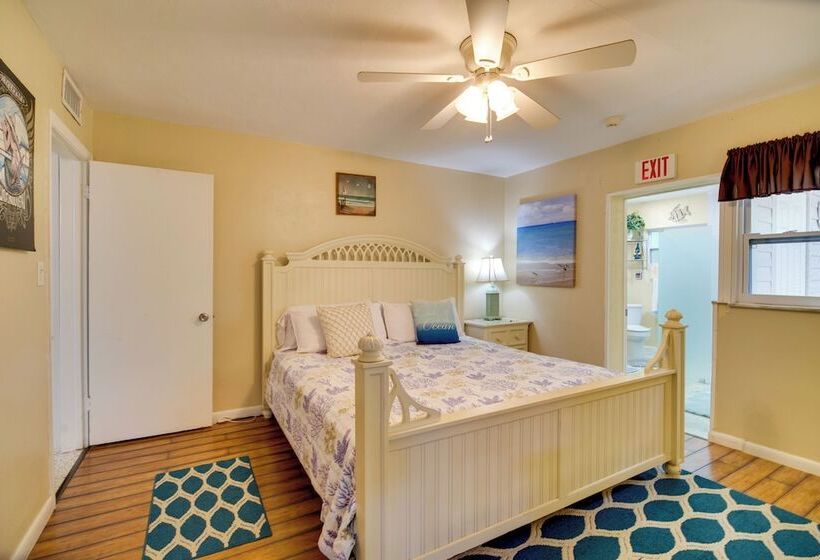 Satellite Beach  Sunshine House  W/ Hot Tub!