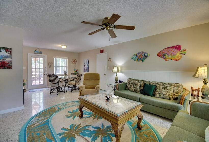 Satellite Beach  Sunshine House  W/ Hot Tub!