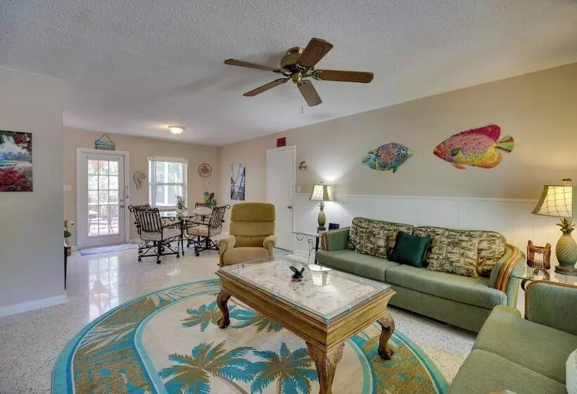 Satellite Beach  Sunshine House  W/ Hot Tub!