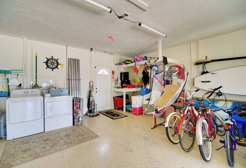 Satellite Beach  Sunshine House  W/ Hot Tub!