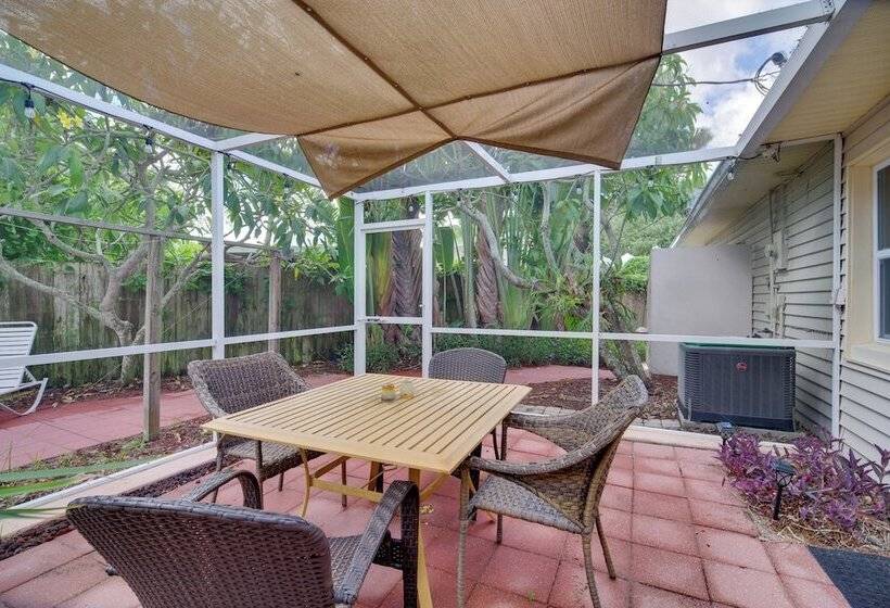 Satellite Beach  Sunshine House  W/ Hot Tub!