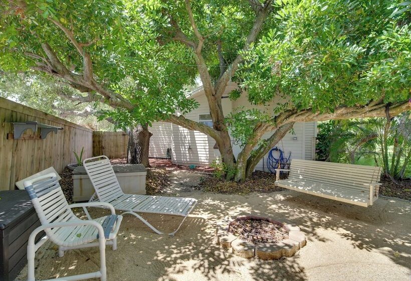 Satellite Beach  Sunshine House  W/ Hot Tub!