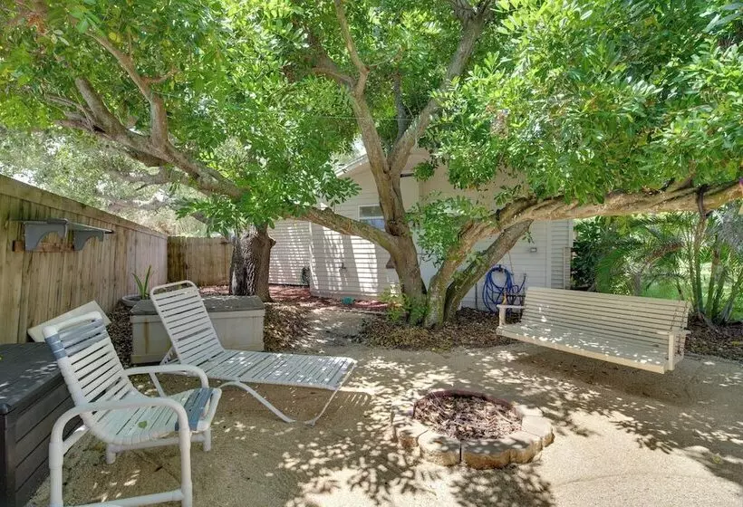 Satellite Beach  Sunshine House  W/ Hot Tub!