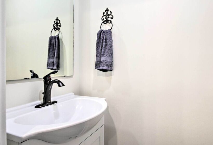 Stunning Lakefront Retreat W/ Dock Access!