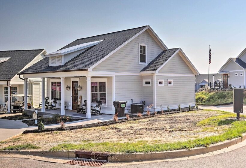 Stunning Lakefront Retreat W/ Dock Access!