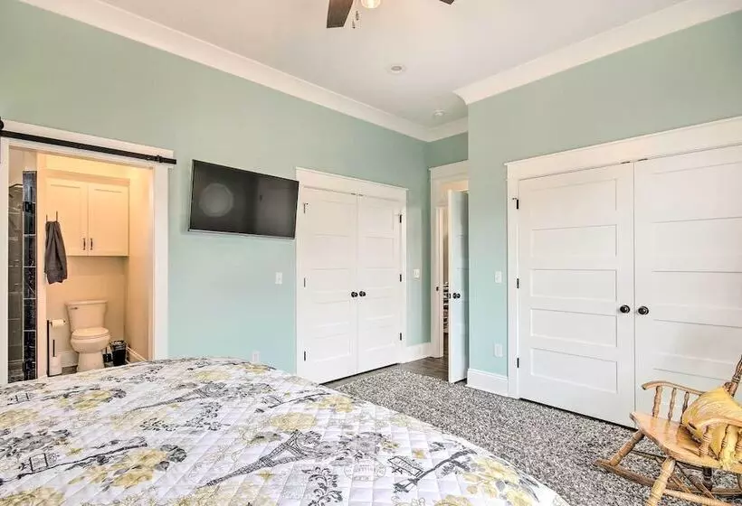 Stunning Lakefront Retreat W/ Dock Access!