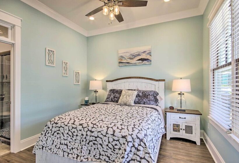 Stunning Lakefront Retreat W/ Dock Access!