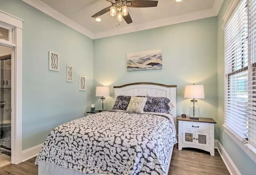 Stunning Lakefront Retreat W/ Dock Access!