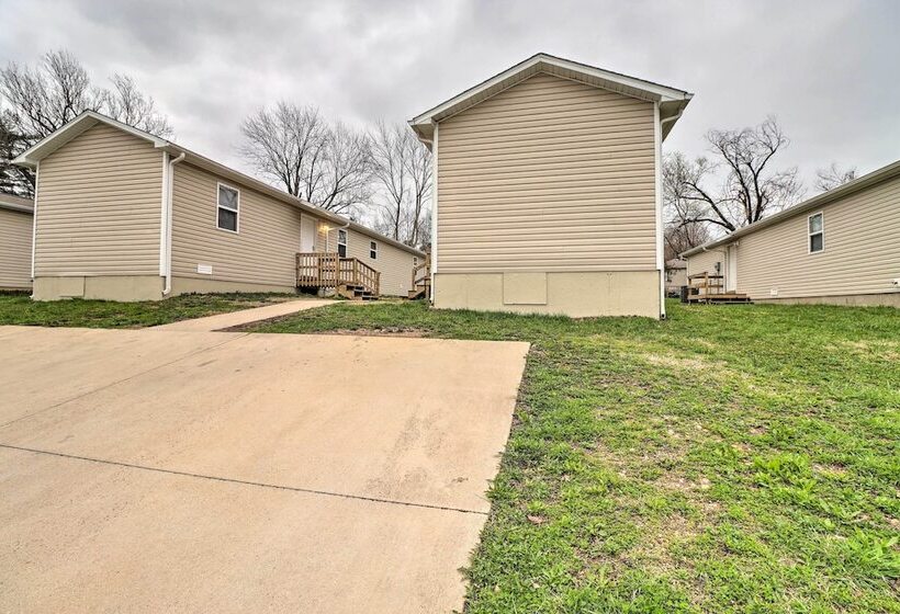 Stylish & Family Friendly West Plains Home!