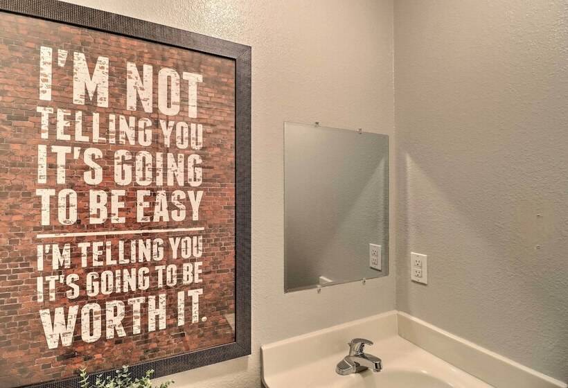 Stylish & Family Friendly West Plains Home!