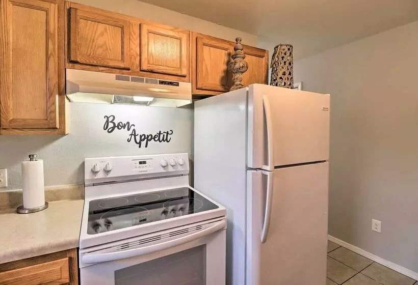 Stylish & Family Friendly West Plains Home!