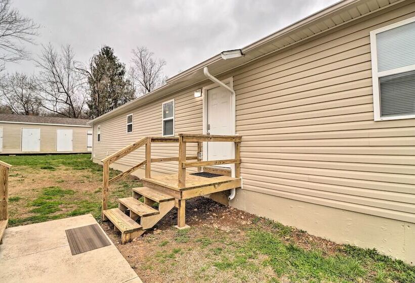 Stylish & Family Friendly West Plains Home!