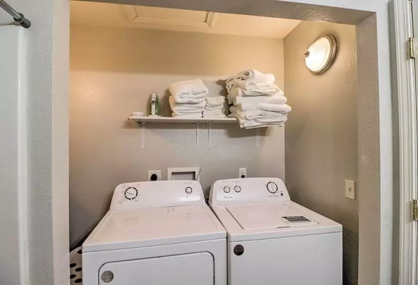 Stylish & Family Friendly West Plains Home!