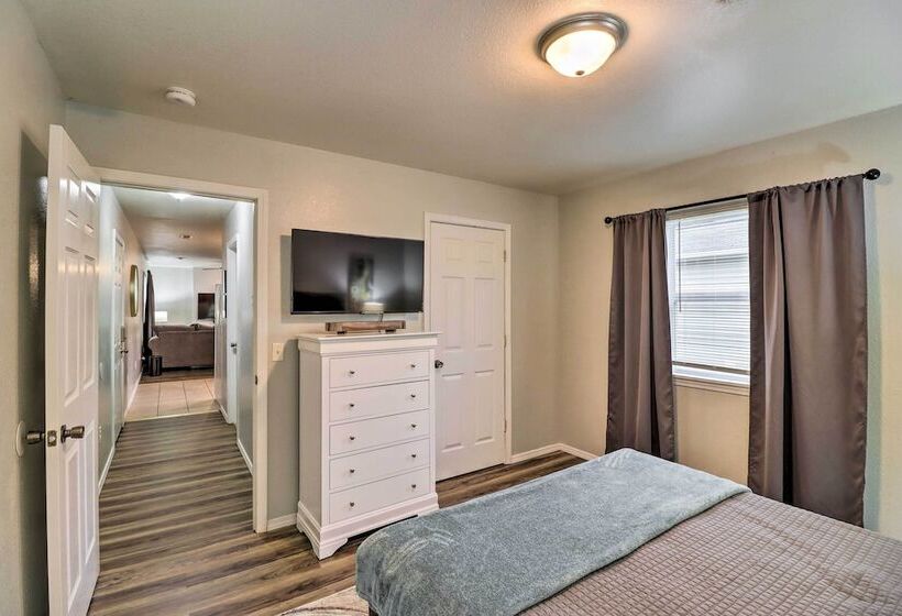 Stylish & Family Friendly West Plains Home!