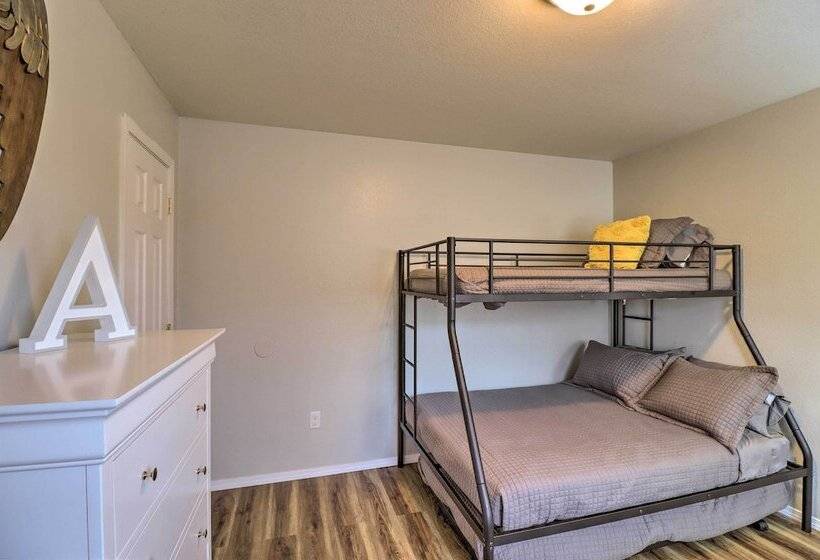 Stylish & Family Friendly West Plains Home!