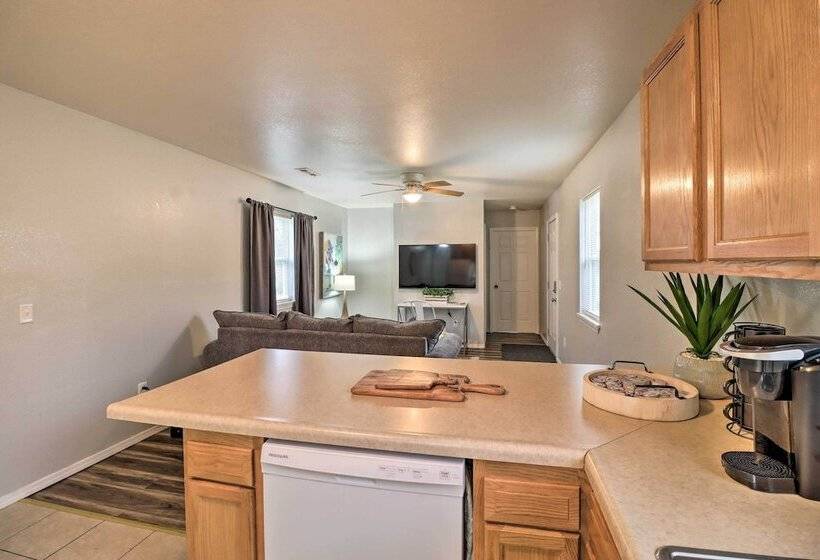 Stylish & Family Friendly West Plains Home!