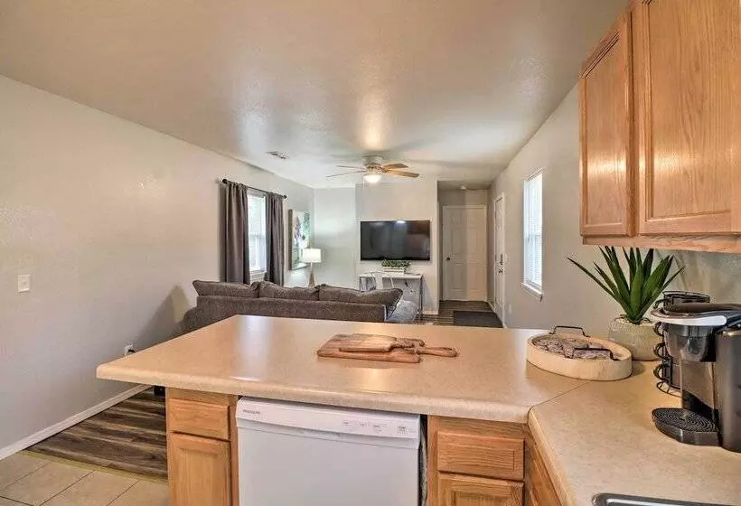 Stylish & Family Friendly West Plains Home!