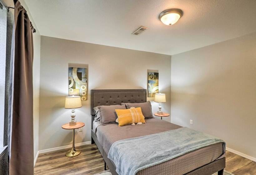 Stylish & Family Friendly West Plains Home!