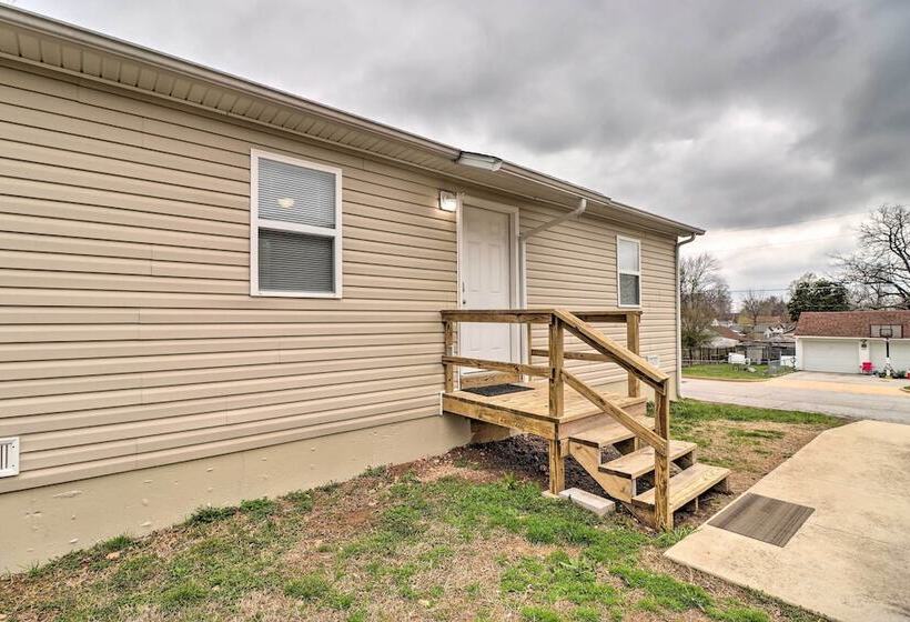 Stylish & Family Friendly West Plains Home!