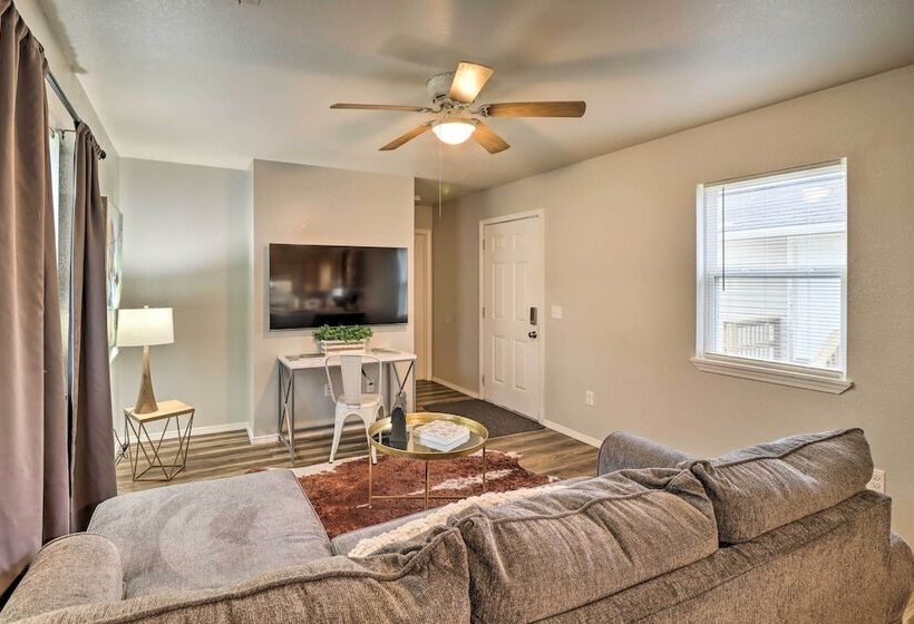 Stylish & Family Friendly West Plains Home!