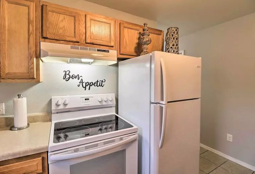 Stylish & Family Friendly West Plains Home!