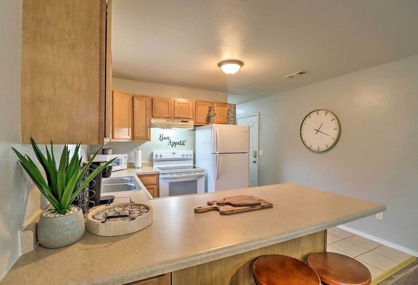 Stylish & Family Friendly West Plains Home!