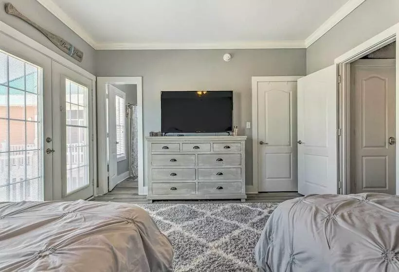 On Site Beach Bar: Sunny Perdido Key Cottage!