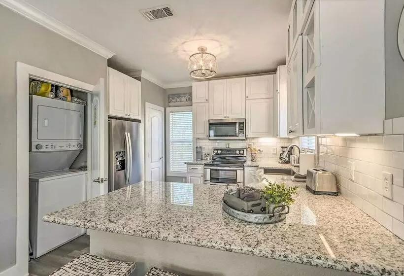 On Site Beach Bar: Sunny Perdido Key Cottage!