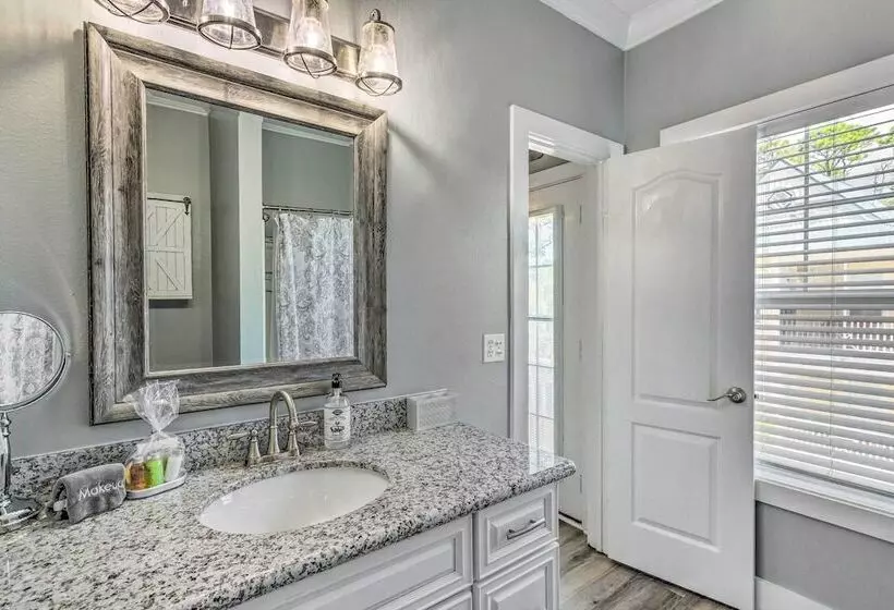 On Site Beach Bar: Sunny Perdido Key Cottage!