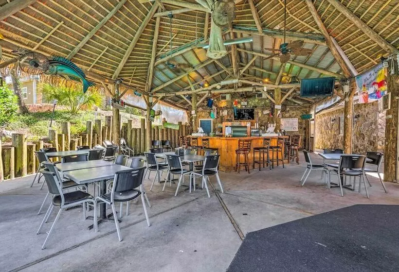 On Site Beach Bar: Sunny Perdido Key Cottage!
