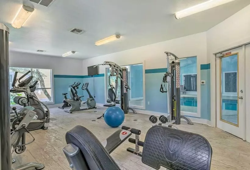 On Site Beach Bar: Sunny Perdido Key Cottage!