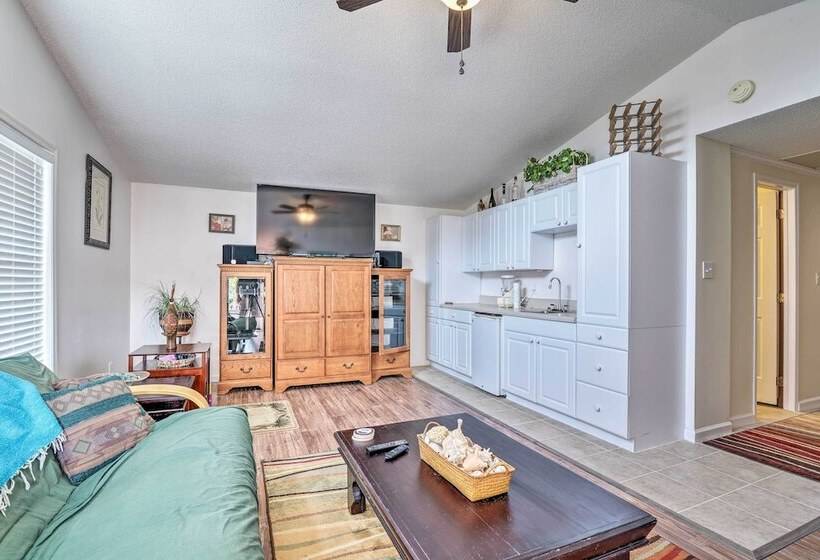 Surfside Beach Home W/ Resort Perks: Walk To Beach