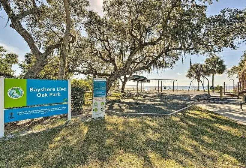 Tropical Port Charlotte Cottage   Walk To Bay!