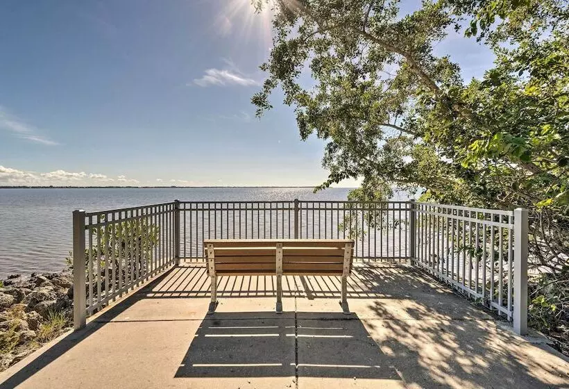 Tropical Port Charlotte Cottage   Walk To Bay!