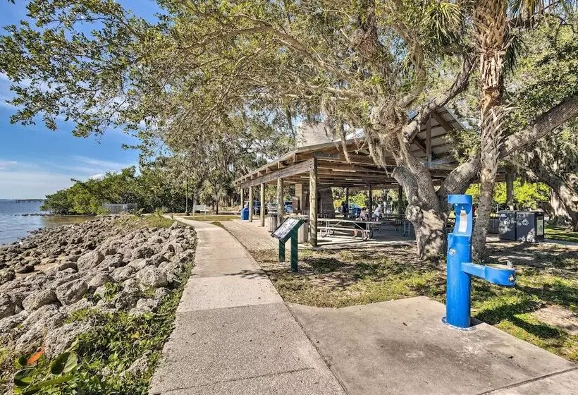 Tropical Port Charlotte Cottage   Walk To Bay!