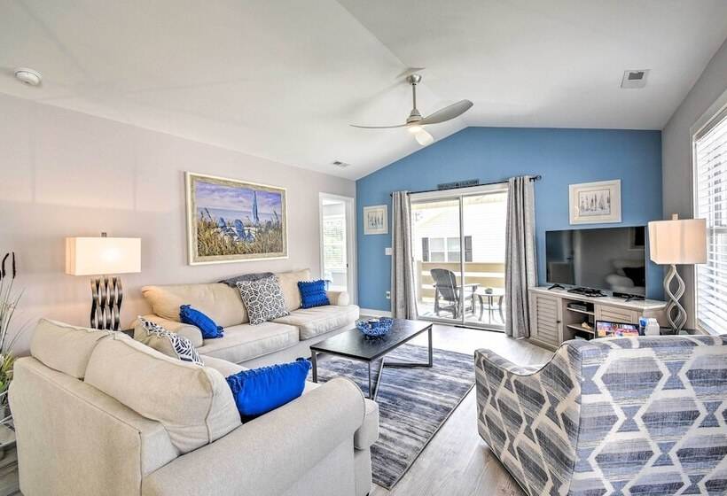 Updated Myrtle Beach Cottage W/ Shared Pool!