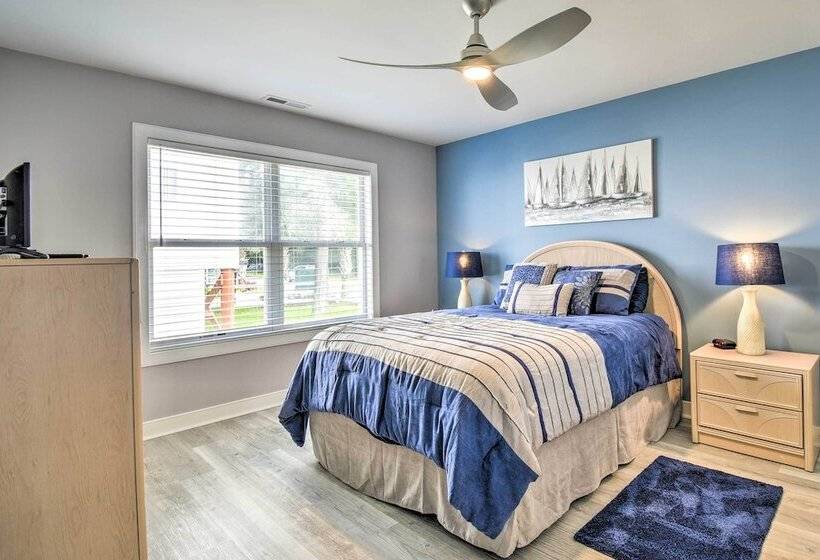 Updated Myrtle Beach Cottage W/ Shared Pool!