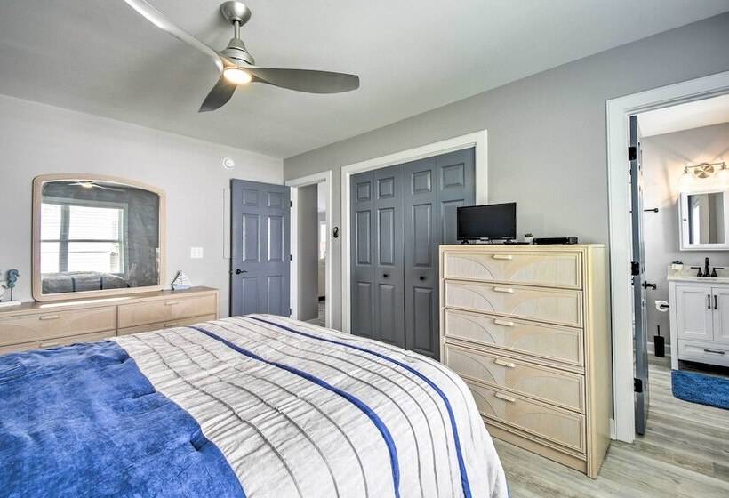 Updated Myrtle Beach Cottage W/ Shared Pool!