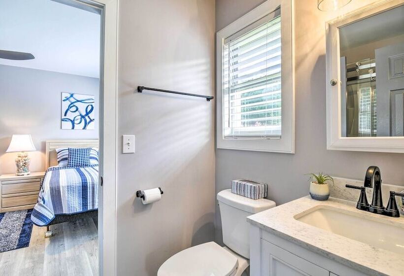 Updated Myrtle Beach Cottage W/ Shared Pool!