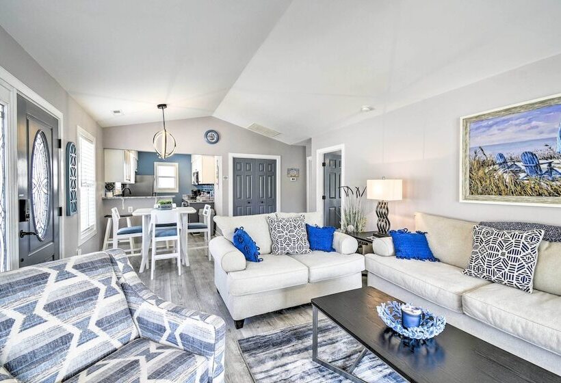 Updated Myrtle Beach Cottage W/ Shared Pool!