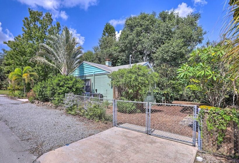 Vibrant Rockledge Home ~ 2 Mi To Cocoa Village!