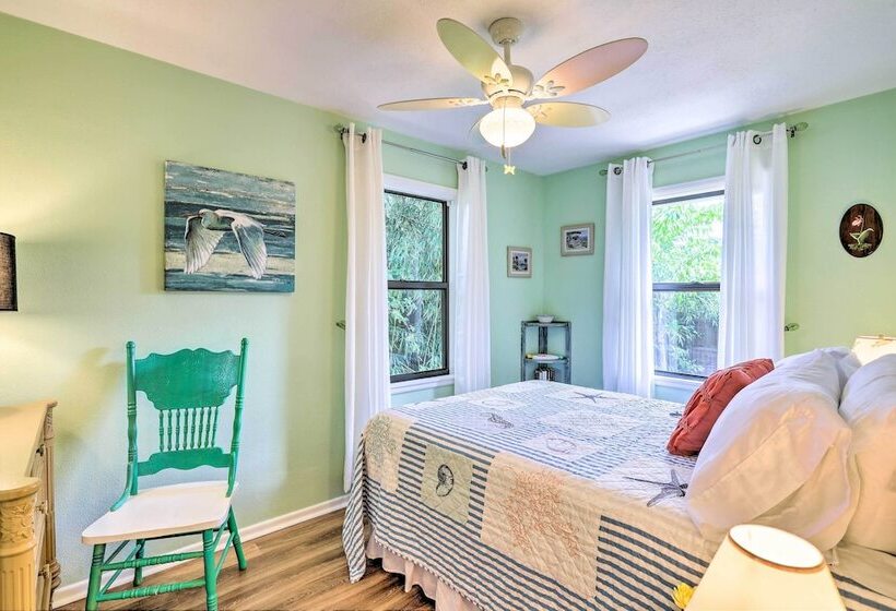 Vibrant Rockledge Home ~ 2 Mi To Cocoa Village!