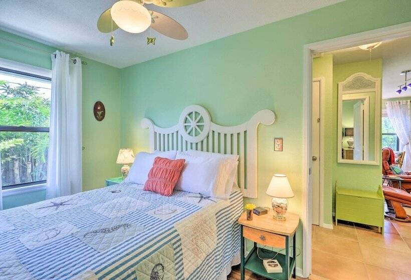 Vibrant Rockledge Home ~ 2 Mi To Cocoa Village!