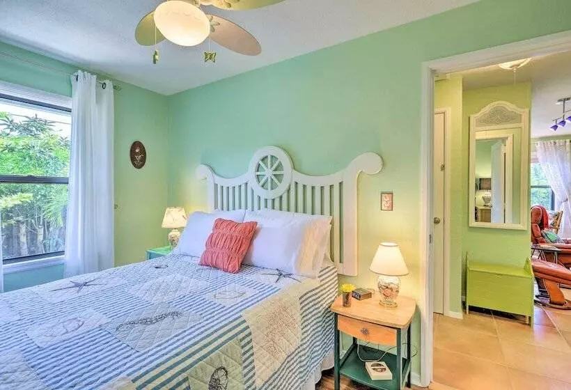 Vibrant Rockledge Home ~ 2 Mi To Cocoa Village!