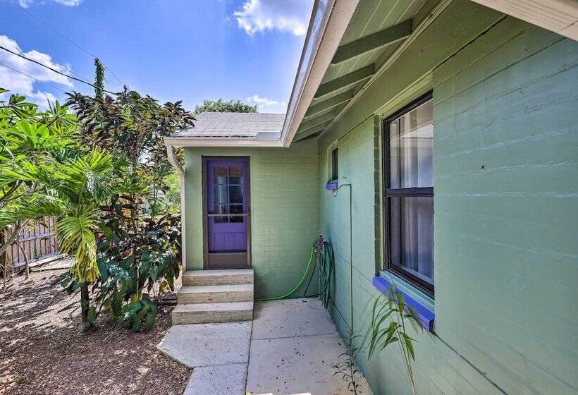 Vibrant Rockledge Home ~ 2 Mi To Cocoa Village!