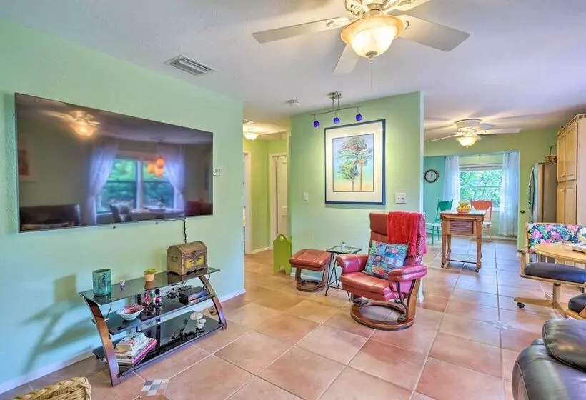 Vibrant Rockledge Home ~ 2 Mi To Cocoa Village!