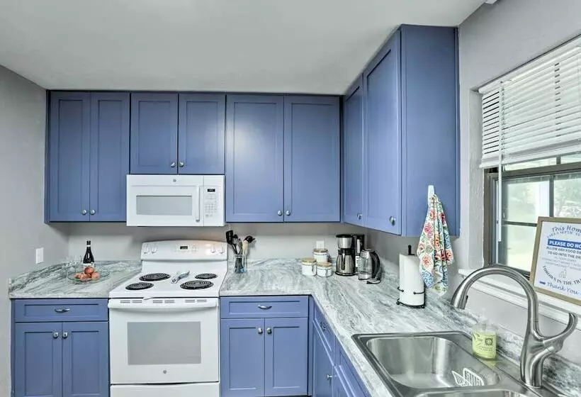 Waterfront Sopchoppy Hideaway W/ 2 Kayaks!